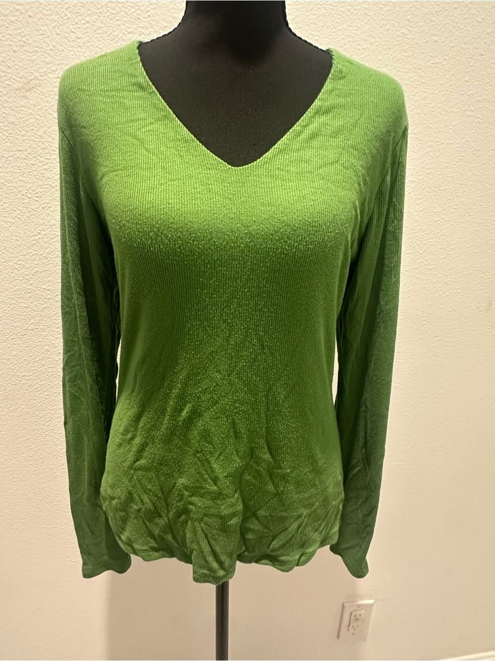 INC International Concepts Green V-Neck Long Sleeve Sweater